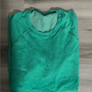 Lululemon men’s Green Athletic Top